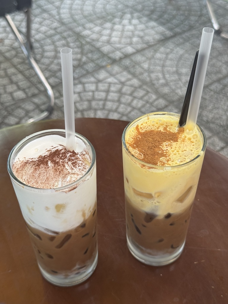盐咖啡和鸡蛋咖啡