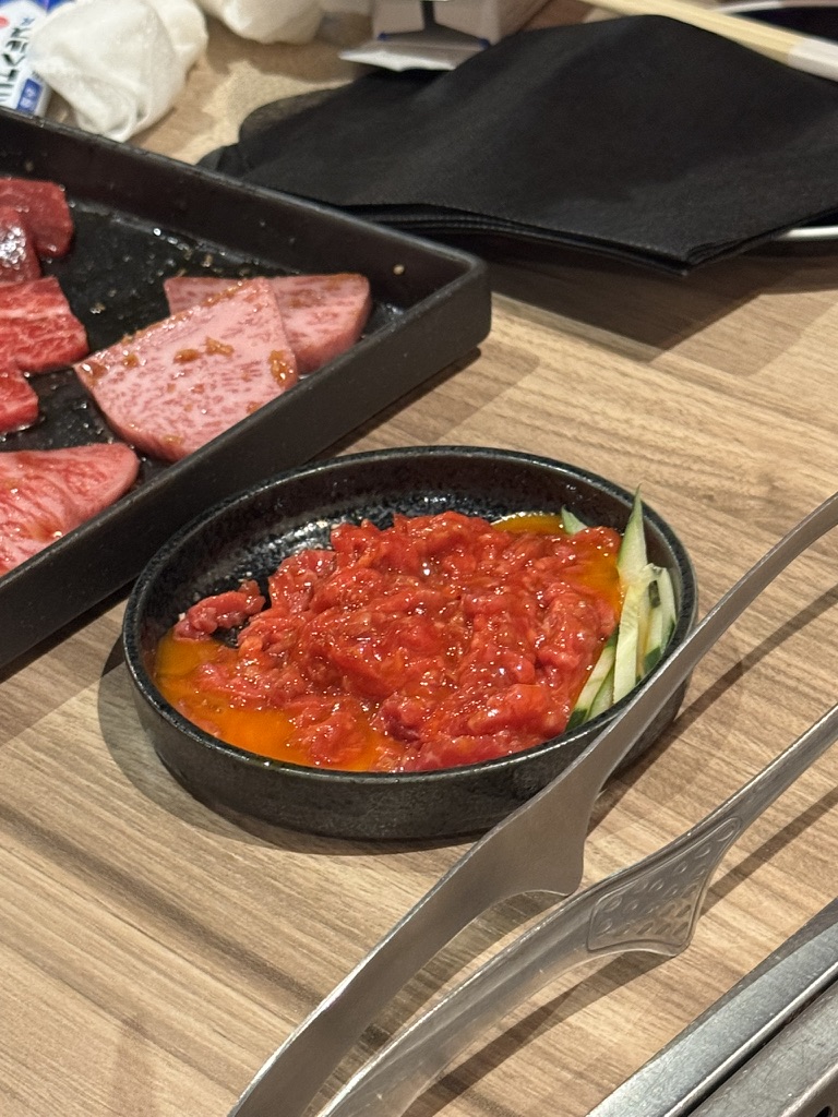 调料腌制下的生牛肉,味道也很棒